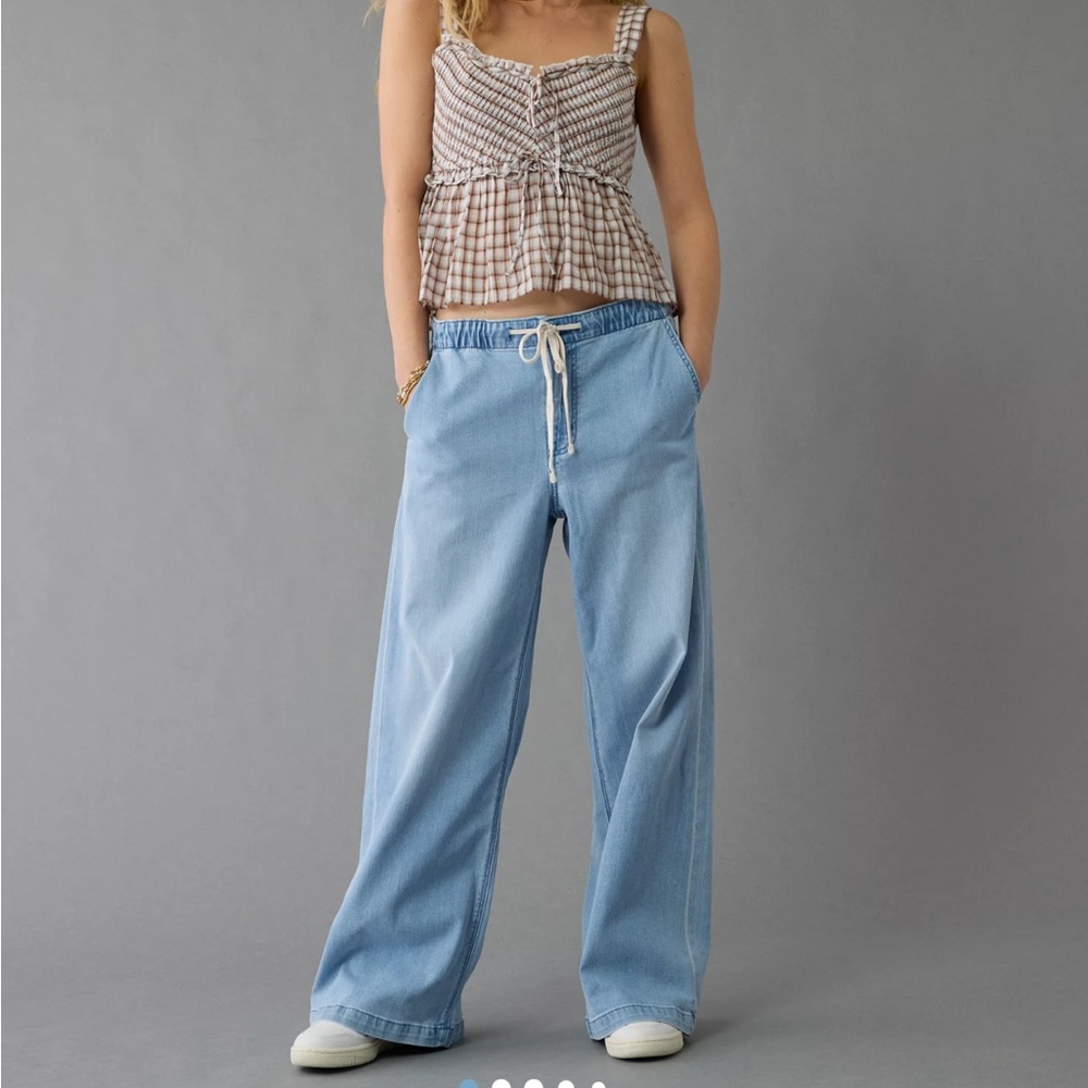 AE Stretch Low Rise Ultra Wide Leg Pull On Jean